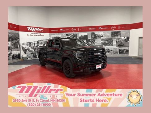 Used 2022 GMC Sierra 1500 Elevation w/ LPO, Elevation Black Package AWD/4WD image 1