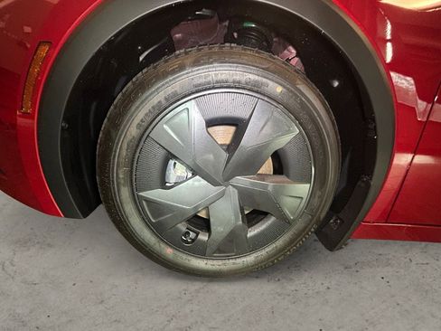 New 2025 Toyota Prius Plug-In Hybrid image 14