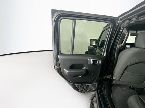 Used 2018 Jeep Wrangler Unlimited Sport S AWD/4WD image 24
