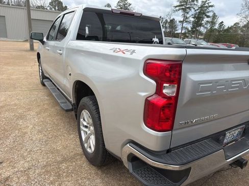 Used 2021 Chevrolet Silverado 1500 LT w/ Bed Protection Package image 9