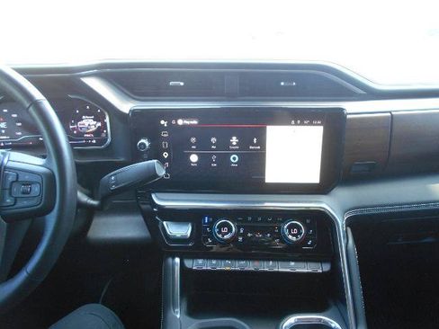 Used 2025 GMC Sierra 3500 Denali Ultimate AWD/4WD image 17