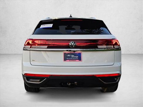 Used 2024 Volkswagen Atlas Cross Sport SE FWD image 7