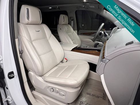 Used 2022 Cadillac Escalade ESV Sport Platinum AWD/4WD image 7