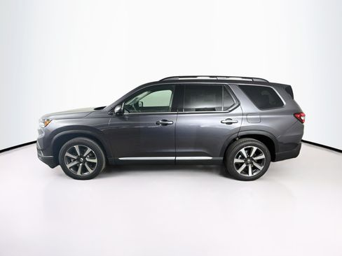 Certified 2025 Honda Pilot Touring image 7