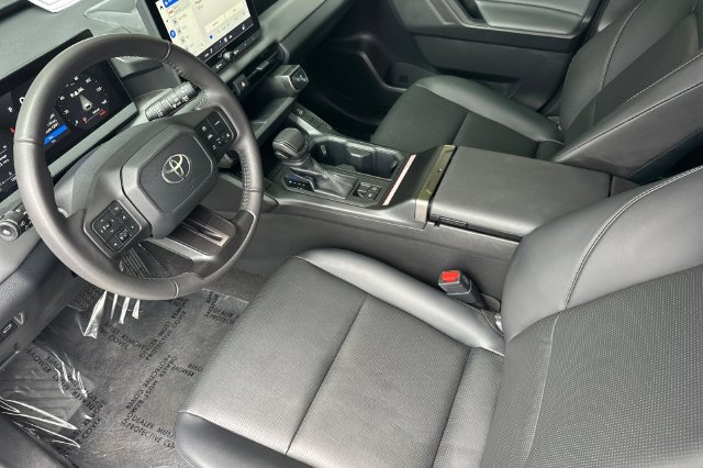 Used 2026 Toyota RAV4 XLE Premium FWD image 12