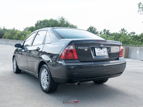 Used 2005 Ford Focus S FWD image 4