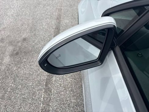 Used 2020 Volkswagen Golf 4-Door FWD image 8
