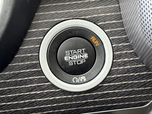 Used 2019 RAM 1500 Limited image 32