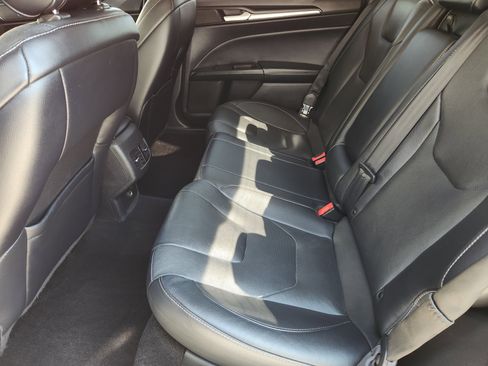Used 2019 Ford Fusion Titanium FWD image 31