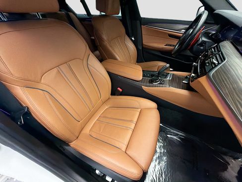 Used 2021 BMW M550i xDrive w/ Executive Package AWD/4WD image 15