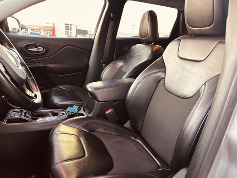 Used 2021 Jeep Cherokee Latitude Plus image 21