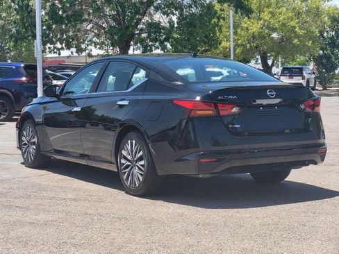 Certified 2025 Nissan Altima 2.5 SV FWD image 4