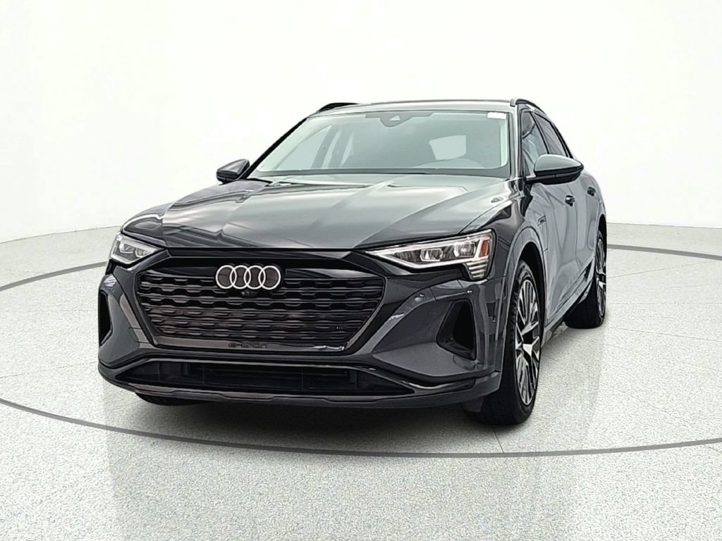 Used 2024 Audi Q8 e-tron Premium Plus w/ Premium Plus Package AWD/4WD image 2