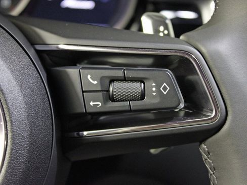 Used 2025 Porsche Macan image 23