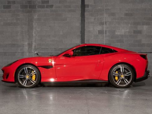 Used 2019 Ferrari Portofino image 34