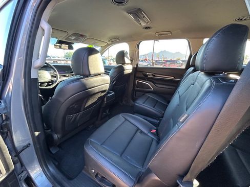 Used 2023 Kia Telluride S image 13