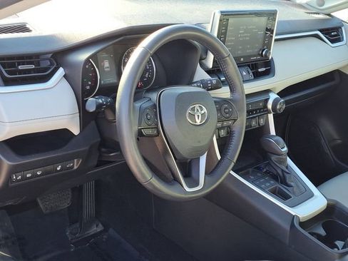 Used 2021 Toyota RAV4 XLE Premium AWD/4WD image 10
