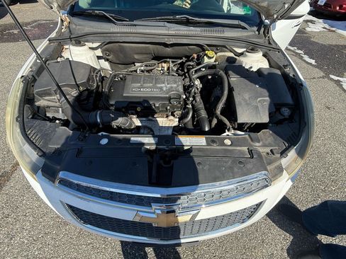 Used 2011 Chevrolet Cruze LTZ image 26