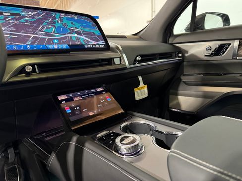 New 2026 Cadillac Vistiq Luxury AWD/4WD image 28
