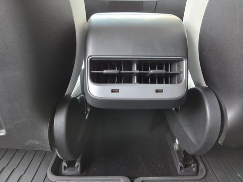 Used 2018 Tesla Model 3 Long Range image 36