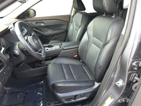 Used 2023 Nissan Rogue SV w/ SV Premium B Package FWD image 12
