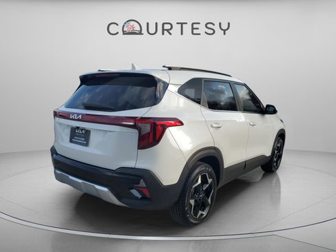 Certified 2025 Kia Seltos EX w/ EX Sunroof Package image 3