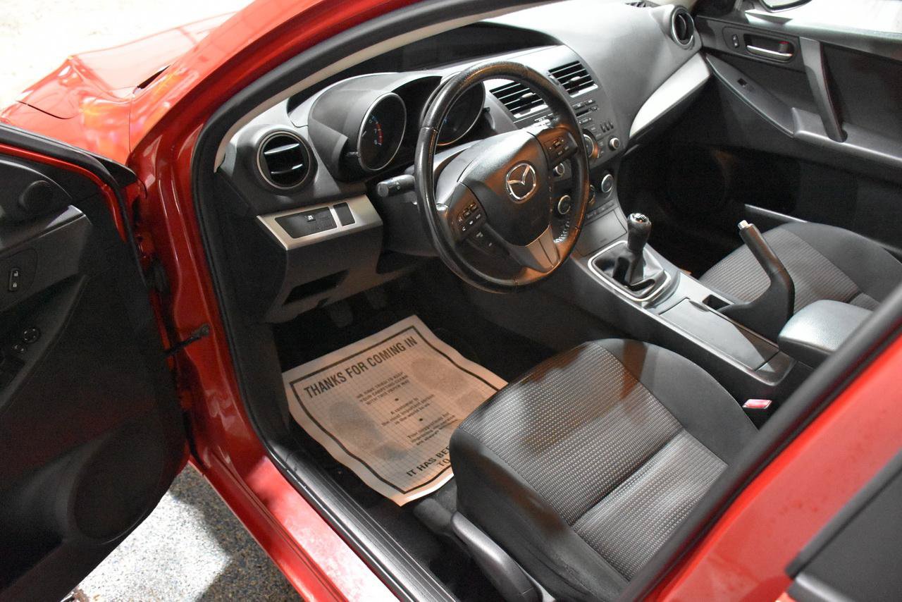 Used 2013 MAZDA MAZDA3 i Touring FWD image 35