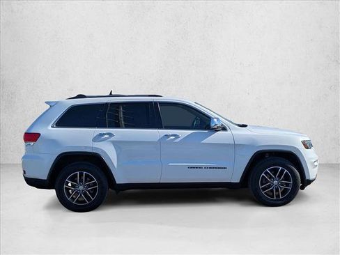 Used 2018 Jeep Grand Cherokee Limited w/ Luxury Group II image 4