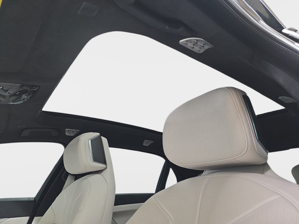 Certified 2023 BMW i7 xDrive60 AWD/4WD image 29