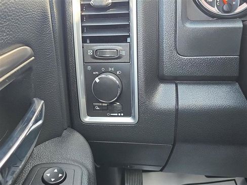 Used 2024 RAM 1500 Classic SLT AWD/4WD image 23