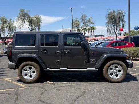 Used 2014 Jeep Wrangler Unlimited Sahara w/ Max Tow Package AWD/4WD image 2