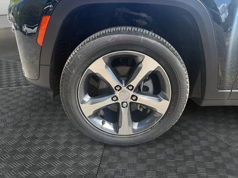 New 2026 Jeep Grand Cherokee Limited w/ Trailer Tow Package AWD/4WD image 14