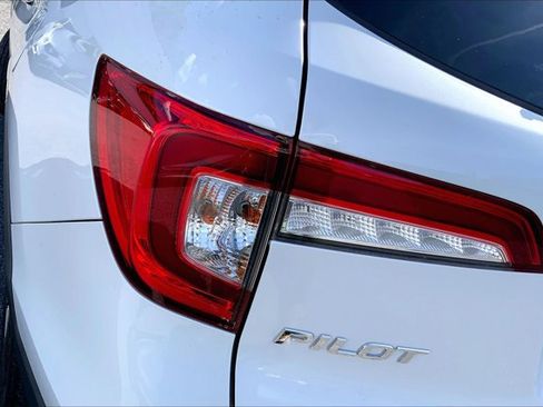 Used 2021 Honda Pilot Elite image 30