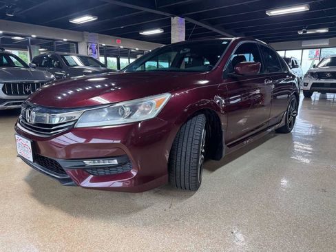 Used 2017 Honda Accord Sport image 3