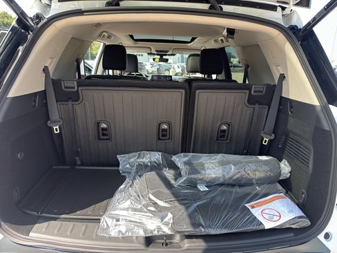 New 2026 Nissan Pathfinder Platinum AWD/4WD image 38