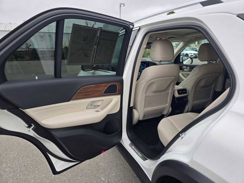 Used 2025 Mercedes-Benz GLE 350 4MATIC image 17