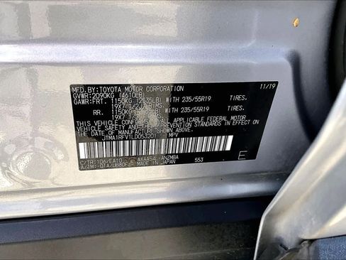 Used 2020 Toyota RAV4 XLE Premium image 36