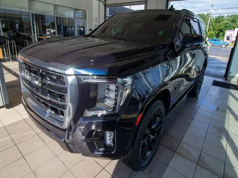 Used 2024 GMC Yukon AT4 w/ AT4 Premium Package image 2