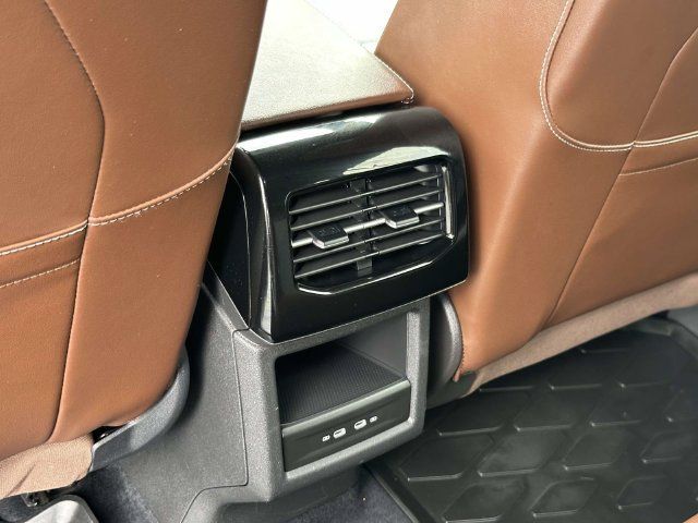Used 2023 Volkswagen ID.4 Pro AWD/4WD image 18