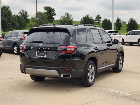 New 2026 Honda Pilot EX-L image 3