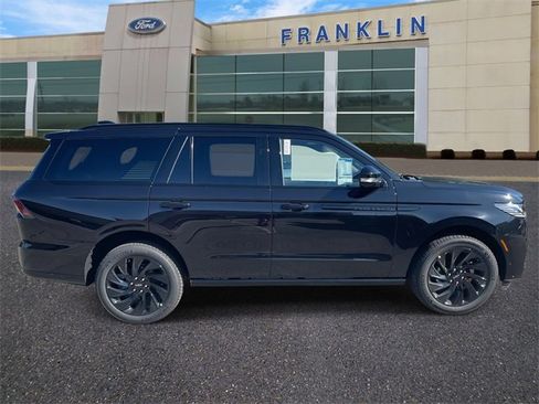 New 2025 Lincoln Navigator Reserve w/ Jet Appearance Package image 8