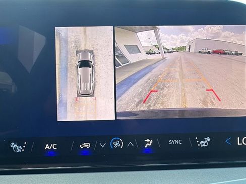 New 2026 Chevrolet Traverse LT w/ Enhanced Driving Package image 26