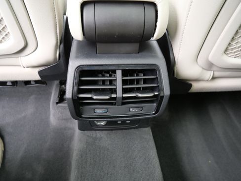 Used 2020 Audi Q3 2.0T Premium AWD/4WD image 17