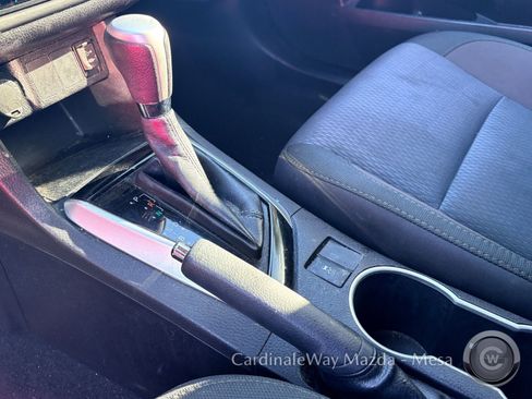 Used 2019 Toyota Corolla LE image 11