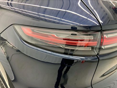 Certified 2023 Porsche Cayenne Platinum Edition AWD/4WD image 30
