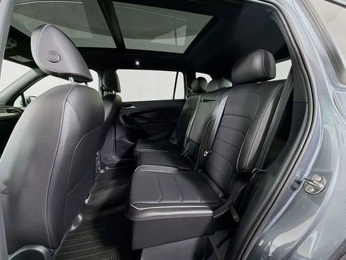 Used 2022 Volkswagen Tiguan SEL R-Line image 27