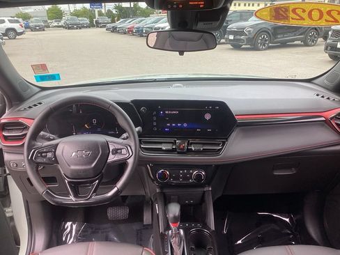 Used 2024 Chevrolet TrailBlazer RS w/ Driver Confidence Package AWD/4WD image 16