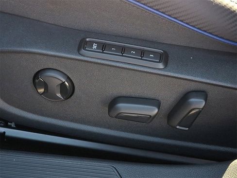 Certified 2024 Volkswagen Golf R 2.0T image 28