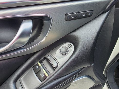 Used 2017 INFINITI Q60 2.0t w/ Premium Plus Package 2.0T image 10