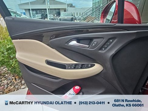 Used 2019 Buick Envision Essence FWD image 20